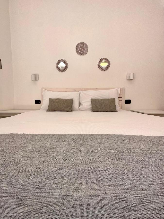 Double A Luxury Room Olbia Esterno foto